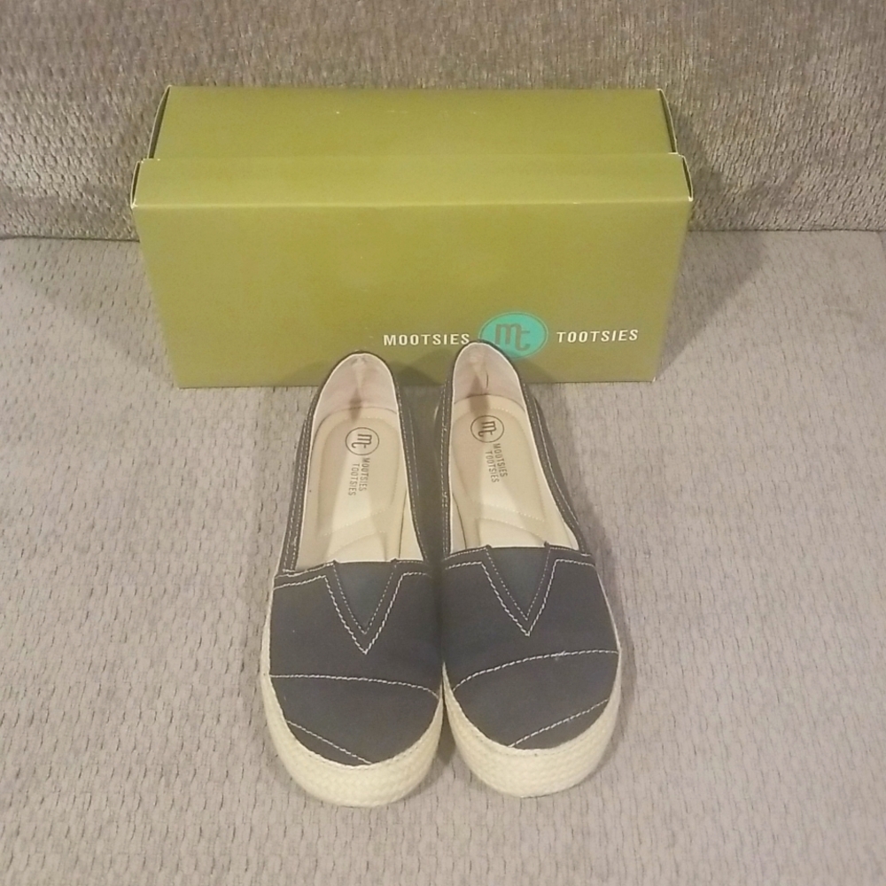 Black Linen Flats